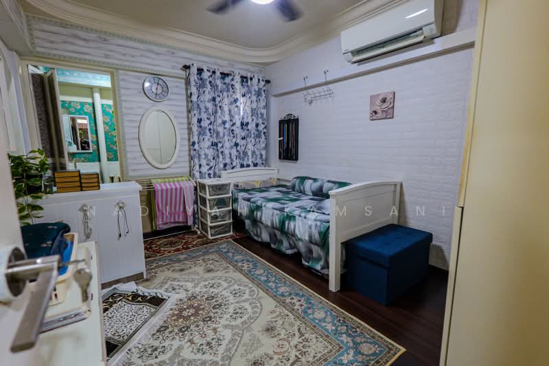 22 Marsiling Drive, 22 Marsiling Drive, 2 Bedrooms, 721 sqft, HDB Flat For Sale, by Nadiyah Kamsani, 500232952 - Master Bedroom - PropertyGuru.com.sg