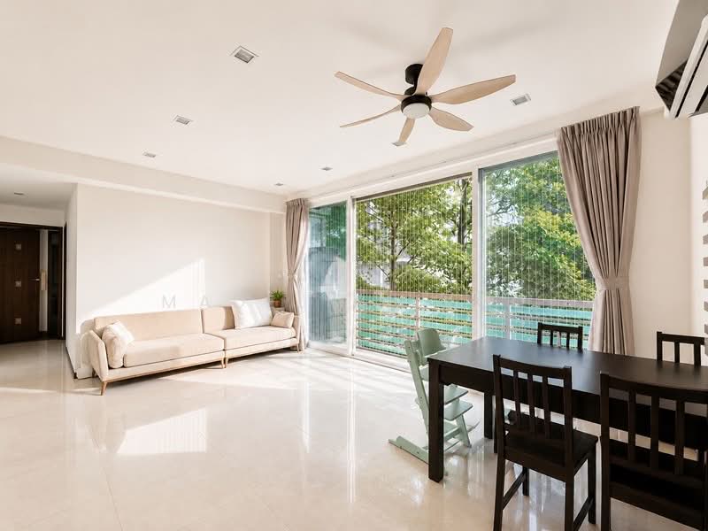 Crystal De Azure, 18 How Sun Close, 3 Bedrooms, 1,313 sqft, Apartment For Sale, by Madeline Koo, 500232961 - PropertyGuru.com.sg