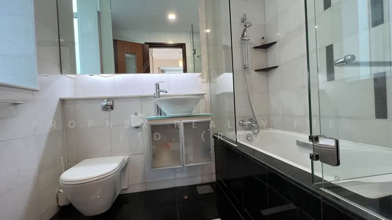 Robertson 100, 100 Robertson Quay, 2 Bedrooms, 883 sqft, Apartment For Rent, by RYAN CHEN ZIHAO, 500232962 - Bathroom - PropertyGuru.com.sg