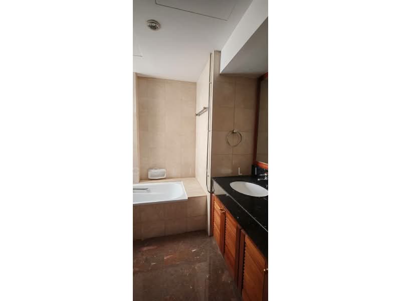 Aspen Heights, 261 River Valley Road, 3 Bedrooms, 1,324 sqft, Condominium For Rent, by Colin Li, 500232983 - Bathroom - PropertyGuru.com.sg