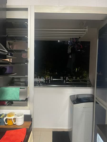 18B Holland Drive, 18B Holland Drive, Room Rental, 150 sqft, HDB Flat For Rent, by Aida Tay, 500232990 - Balcony - PropertyGuru.com.sg