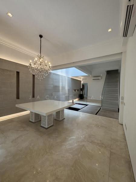 Beautiful Rare Conservation House along Cairnhill Road, Cairnhill, Emerald, Orchard, Orchard / River Valley, 4 Bedrooms, 6,500 sqft, Conservation House For Rent, by Jackie Tan 陳筱薇, 500233024 - Formal Dining Room - PropertyGuru.com.sg