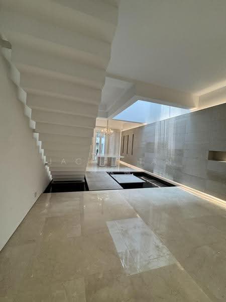 Beautiful Rare Conservation House along Cairnhill Road, Cairnhill, Emerald, Orchard, Orchard / River Valley, 4 Bedrooms, 6,500 sqft, Conservation House For Rent, by Jackie Tan 陳筱薇, 500233024 - Family Lounge - PropertyGuru.com.sg