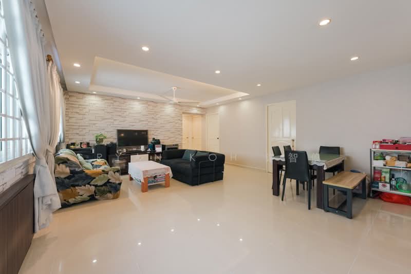 653 Jalan Tenaga, 653 Jalan Tenaga, 4 Bedrooms, 1,367 sqft, HDB Flat For Sale, by Bryan Koh 许智俍, 500233025 - Living Room - PropertyGuru.com.sg
