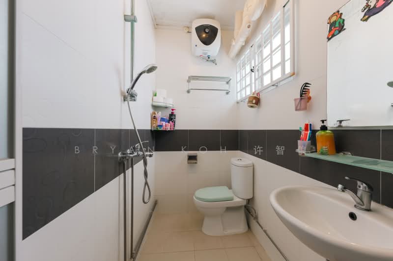 653 Jalan Tenaga, 653 Jalan Tenaga, 4 Bedrooms, 1,367 sqft, HDB Flat For Sale, by Bryan Koh 许智俍, 500233025 - Bathroom - PropertyGuru.com.sg