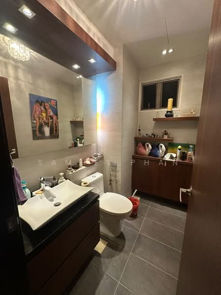 Gallop Gables, 80 Farrer Road, 3 Bedrooms, 2,174 sqft, Condominium For Sale, by Samuel Phan, 500233047 - Bathroom - PropertyGuru.com.sg