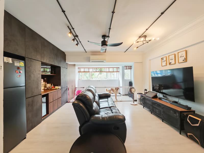 151 Tampines Street 12, 151 Tampines Street 12, 4 Bedrooms, 1,614 sqft, HDB Flat For Sale, by Joyce Yeo 杨惠婷, 500233048 - Living Room - PropertyGuru.com.sg