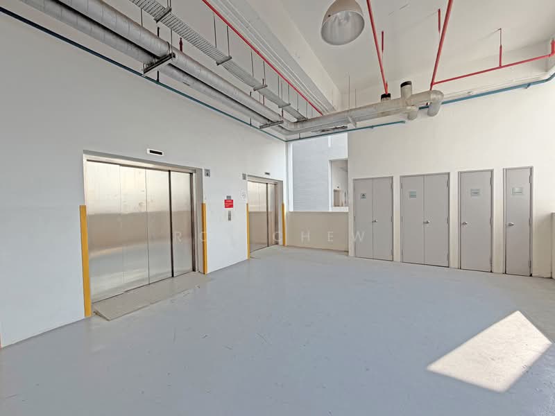 Henderson Building, 221 Henderson Road, 2,453 sqft, Light Industrial (B1) For Sale, by Roy Chew, 500233050 - Lobby - CommercialGuru.com.sg