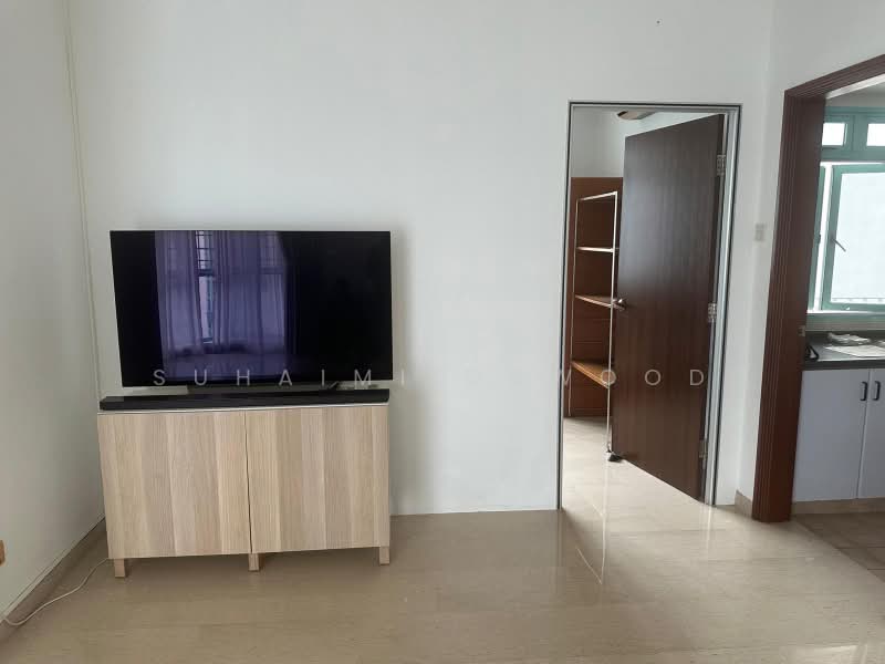 Ballota Park Condo, 152 Mariam Way, 4 Bedrooms, 1,345 sqft, Condominium For Rent, by Suhaimi Dawood, 500233053 - Living Room - PropertyGuru.com.sg