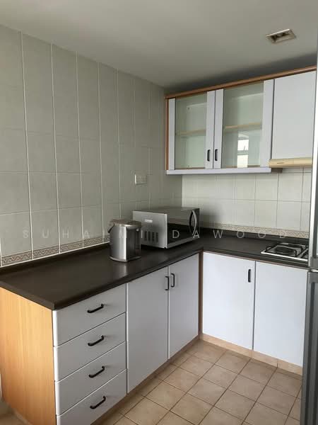 Ballota Park Condo, 152 Mariam Way, 4 Bedrooms, 1,345 sqft, Condominium For Rent, by Suhaimi Dawood, 500233053 - Kitchen - PropertyGuru.com.sg
