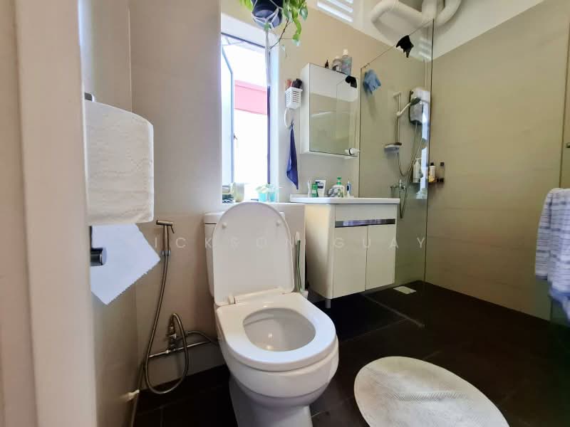 Rare Private Walk up 1 bedroom apartment for rent! 012, , 1 Bedroom, 527 sqft, HDB Flat For Rent, by Nickson Guay, 500233064 - Bathroom - PropertyGuru.com.sg