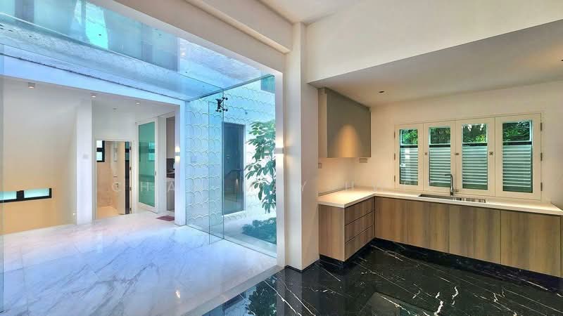 Newly Renovated GCB on Swettenham Road, Swettenham Road, Ridout Road, Peirce Villas, 6 Bedrooms, 12,000 sqft, Good Class Bungalow For Rent, by Chan May Hwee, 500233067 - Kitchen - PropertyGuru.com.sg