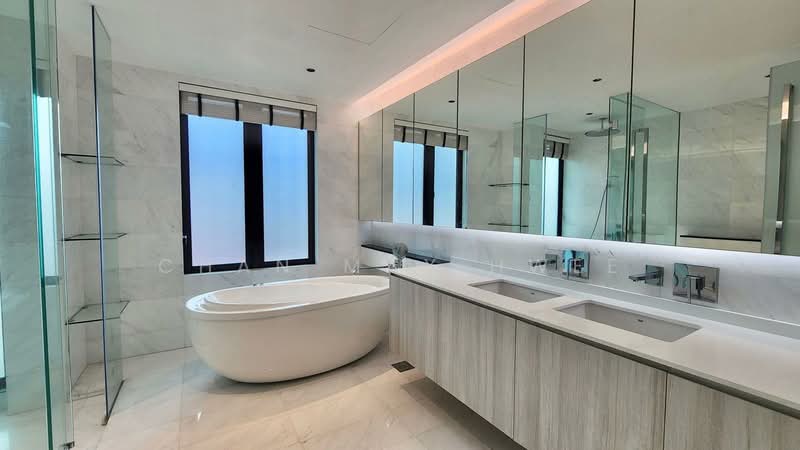 Newly Renovated GCB on Swettenham Road, Swettenham Road, Ridout Road, Peirce Villas, 6 Bedrooms, 12,000 sqft, Good Class Bungalow For Rent, by Chan May Hwee, 500233067 - Bathroom - PropertyGuru.com.sg