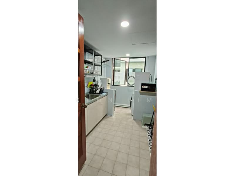 Simei Green Condominium, 1 Simei Street 4, 6 Bedrooms, 1,249 sqft, Condominium For Sale, by Kenn Lim, 500233082 - Kitchen - PropertyGuru.com.sg