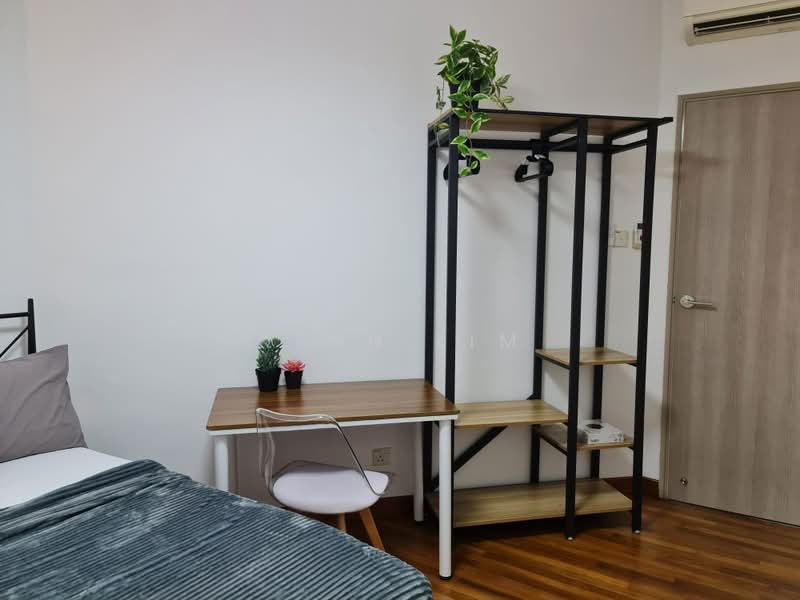 Simei Green Condominium, 1 Simei Street 4, 6 Bedrooms, 1,249 sqft, Condominium For Sale, by Kenn Lim, 500233082 - Bedroom - PropertyGuru.com.sg