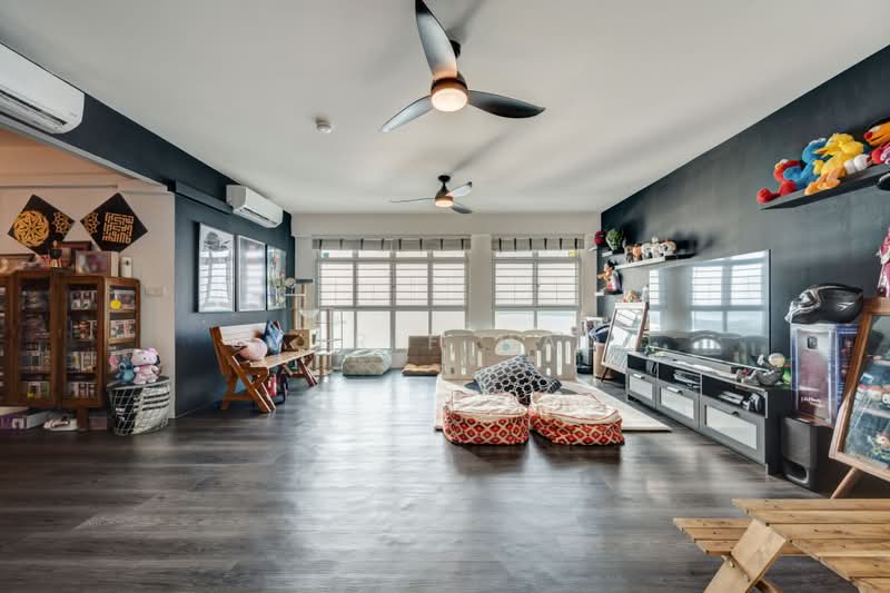 422A Northshore Drive, 422A Northshore Drive, 3 Bedrooms, 1,216 sqft, HDB Flat For Sale, by Syarif Hadi, 500233086 - Living Room - PropertyGuru.com.sg