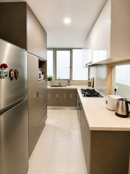 Caspian, 60 Lakeside Drive, 3 Bedrooms, 1,302 sqft, Condominium For Sale, by Valerie Lim, 500233088 - Kitchen - PropertyGuru.com.sg