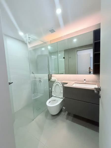 East Signature, 1A Elliot Walk, 3 Bedrooms, 1,001 sqft, Condominium For Rent, by Anthea Yeo 杨丽娇, 500233106 - Bathroom - PropertyGuru.com.sg