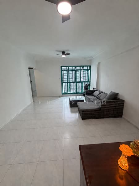 11 Farrer Park Road, 11 Farrer Park Road, 3 Bedrooms, 968 sqft, HDB Flat For Sale, by Dennis Lim, 500233115 - Living Room - PropertyGuru.com.sg
