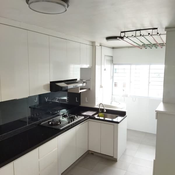 229 Yishun Street 21, 229 Yishun Street 21, 3 Bedrooms, 1,302 sqft, HDB Flat For Rent, by Jyzelle Liu, 500233122 - Kitchen - PropertyGuru.com.sg