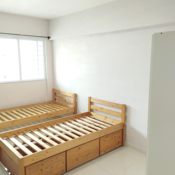 229 Yishun Street 21, 229 Yishun Street 21, 3 Bedrooms, 1,302 sqft, HDB Flat For Rent, by Jyzelle Liu, 500233122 - Bedroom - PropertyGuru.com.sg