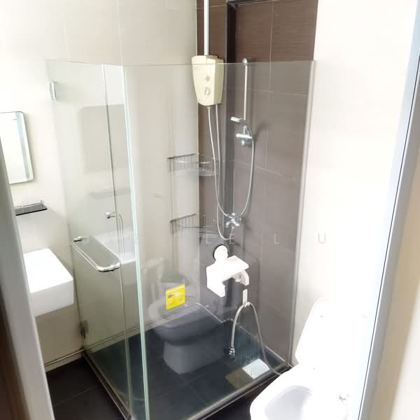 229 Yishun Street 21, 229 Yishun Street 21, 3 Bedrooms, 1,302 sqft, HDB Flat For Rent, by Jyzelle Liu, 500233122 - Bathroom - PropertyGuru.com.sg