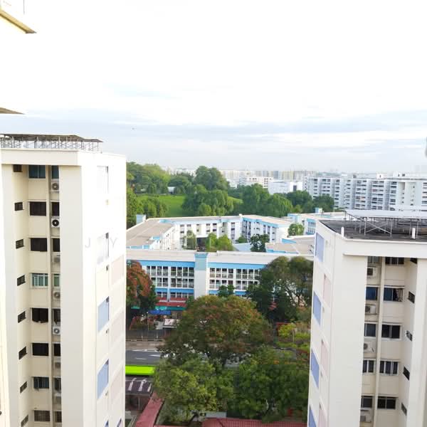229 Yishun Street 21, 229 Yishun Street 21, 3 Bedrooms, 1,302 sqft, HDB Flat For Rent, by Jyzelle Liu, 500233122 - Exterior - PropertyGuru.com.sg