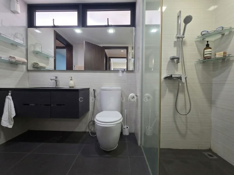 Renovated Move in Condo Huge 3 Bed 2 Bath 1227 Sqft, , 3 Bedrooms, 1,227 sqft, Executive Condominium For Sale, by CD Sung, 500233130 - Bathroom - PropertyGuru.com.sg