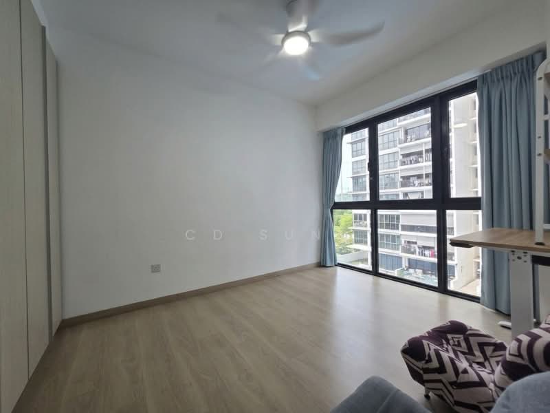 Renovated Move in Condo Huge 3 Bed 2 Bath 1227 Sqft, , 3 Bedrooms, 1,227 sqft, Executive Condominium For Sale, by CD Sung, 500233130 - Bedroom - PropertyGuru.com.sg