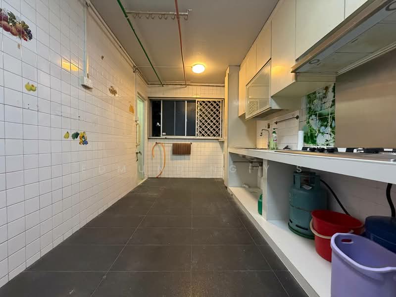 329 Yishun Ring Road, 329 Yishun Ring Road, 3 Bedrooms, 904 sqft, HDB Flat For Sale, by Edmund Ng Y S, 500233142 - Kitchen - PropertyGuru.com.sg