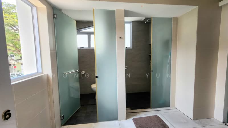 722 Ang Mo Kio Ave 8, , 1,636 sqft, Shop / Shophouse For Sale, by Wong Yun Yun, 500233149 - Bathroom - CommercialGuru.com.sg