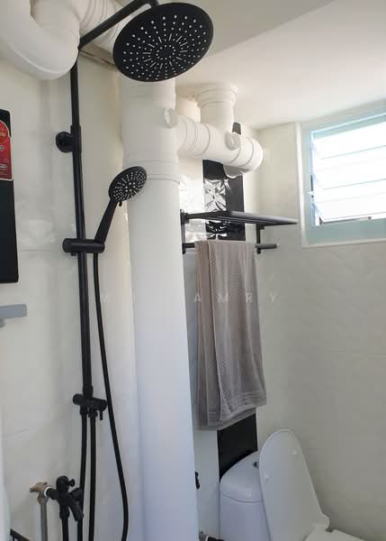549 Bedok North Avenue 1, 549 Bedok North Avenue 1, 2 Bedrooms, 882 sqft, HDB Flat For Rent, by Md Zamry, 500233162 - Bathroom - PropertyGuru.com.sg