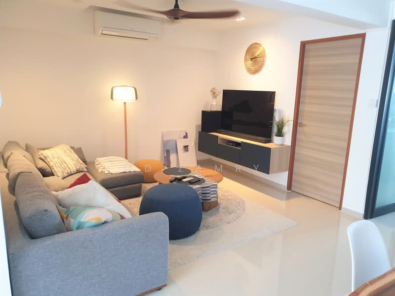 549 Bedok North Avenue 1, 549 Bedok North Avenue 1, 2 Bedrooms, 882 sqft, HDB Flat For Rent, by Md Zamry, 500233162 - Living Room - PropertyGuru.com.sg