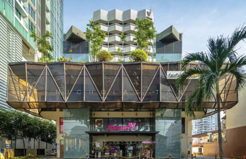 PARAMOUNT SHOPPING CENTRE