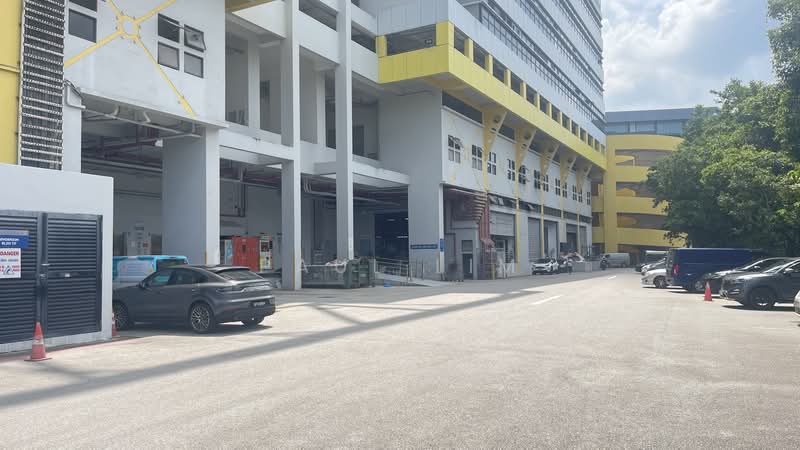211 Henderson, 211 Henderson Road, Alexandra / Commonwealth, 1,238 sqft, Light Industrial (B1) For Sale, by Paul Lim, 500233178 - Exterior - CommercialGuru.com.sg