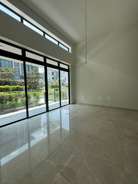 Belgravia Ace, 100 Belgravia Drive, 5 Bedrooms, 3,929 sqft, Semi-Detached House For Sale, by Adrian Teng (郑景荣), 500233182 - Living Room - PropertyGuru.com.sg