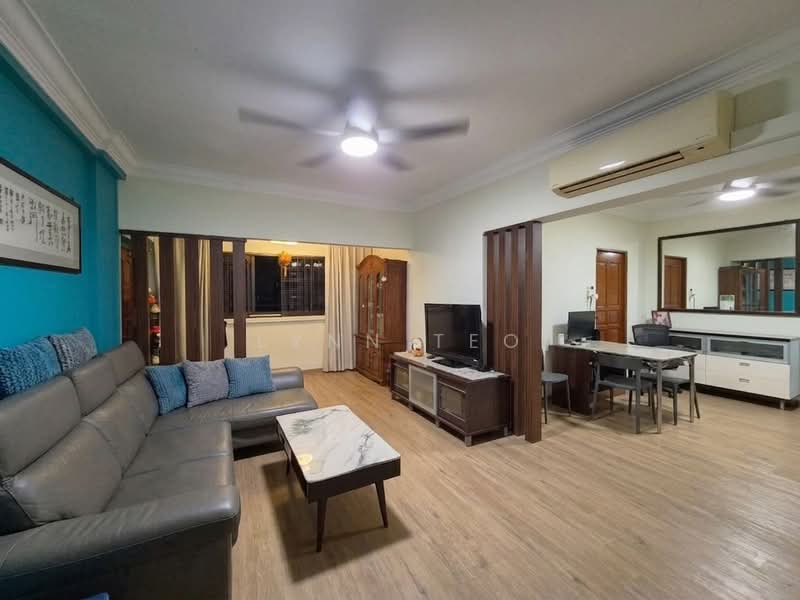 212 Choa Chu Kang Central, 212 Choa Chu Kang Central, 4 Bedrooms, 1,313 sqft, HDB Flat For Sale, by Lynn Teo, 500233183 - Living Room - PropertyGuru.com.sg