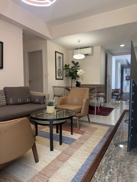 Sea Esta, 26 Pasir Ris Link, 3 Bedrooms, 1,119 sqft, Condominium For Sale, by Suhaimi Dawood, 500233193 - Living Room - PropertyGuru.com.sg