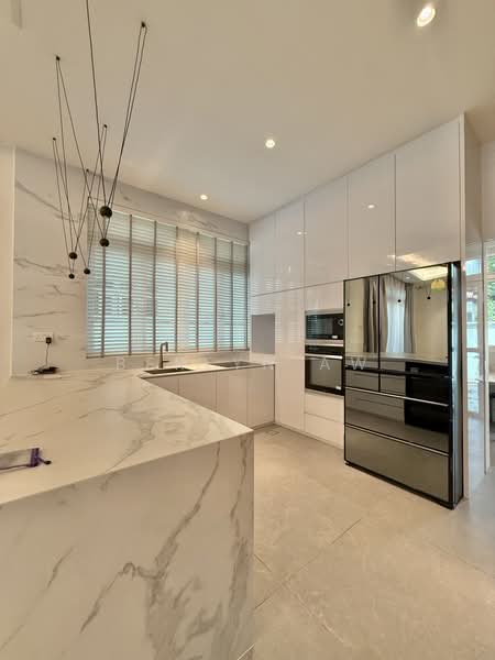 Stunning Punggol Seventeen Avenue Detached, Punggol Seventeenth Avenue, 6 Bedrooms, 6,000 sqft, Detached House For Sale, by Berlyn Aw, 500233201 - Kitchen - PropertyGuru.com.sg