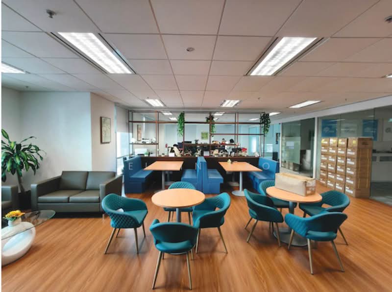 Bugis MRT, Lift Lobby Frontage Fitted Office, , 2,895 sqft, Office For Rent, by Kelvin Teo, 500233207 - Interior - CommercialGuru.com.sg