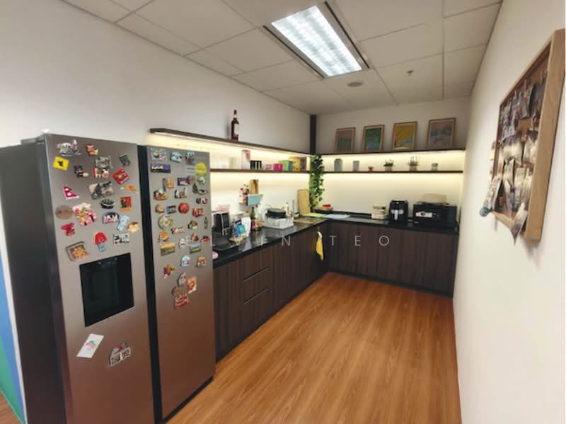 Bugis MRT, Lift Lobby Frontage Fitted Office, , 2,895 sqft, Office For Rent, by Kelvin Teo, 500233207 - Kitchen - CommercialGuru.com.sg