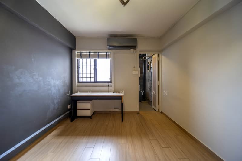 177 Ang Mo Kio Avenue 4, 177 Ang Mo Kio Avenue 4, 3 Bedrooms, 980 sqft, HDB Flat For Sale, by Jerlyn Yan, 500233220 - Master Bedroom - PropertyGuru.com.sg