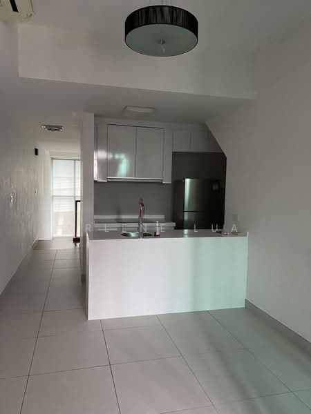 The Rochester Residences, 33 Rochester Drive, 1 Bedroom, 840 sqft, Apartment For Sale, by Arlene Lua, 500233223 - Kitchen - PropertyGuru.com.sg