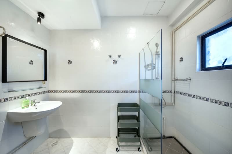 Cavenagh House, 100 Clemenceau Avenue North, Room Rental, 240 sqft, Apartment For Rent, by Cove, 500233229 - Bathroom - PropertyGuru.com.sg