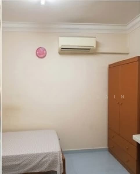 2 Lorong Lew Lian, 2 Lorong Lew Lian, 2 Bedrooms, 700 sqft, HDB Flat For Rent, by Nazeer Hussain, 500233243 - Bedroom - PropertyGuru.com.sg