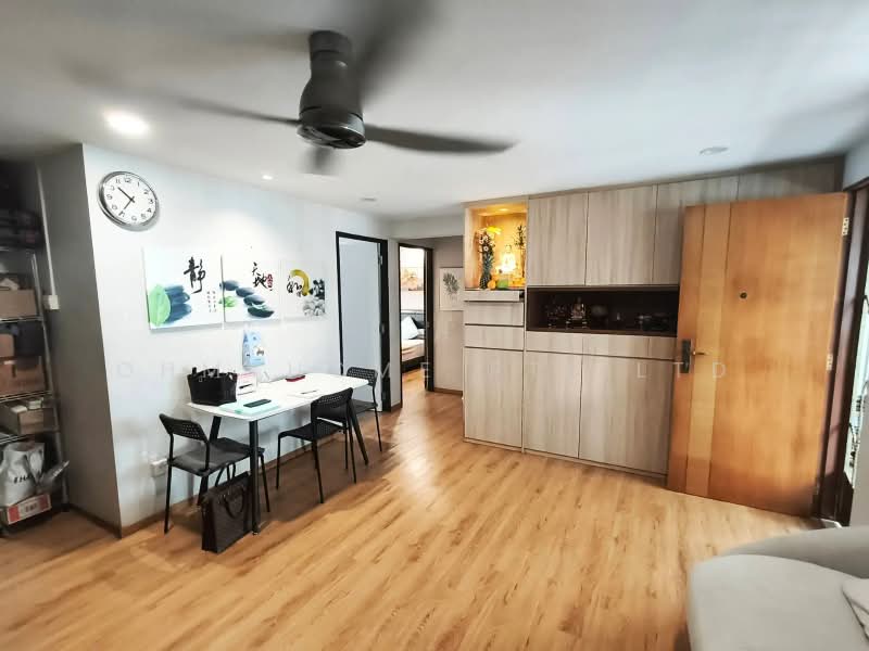 349 Woodlands Avenue 3, 349 Woodlands Avenue 3, 3 Bedrooms, 904 sqft, HDB Flat For Sale, by JESLYN LIM, 500233244 - Living Room - PropertyGuru.com.sg