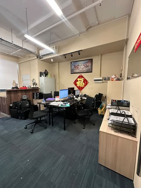 First Centre, 50 Serangoon North Avenue 4, 797 sqft, Light Industrial (B1) For Rent, by Vivien Mok (莫琍清), 500233278 - Interior - CommercialGuru.com.sg