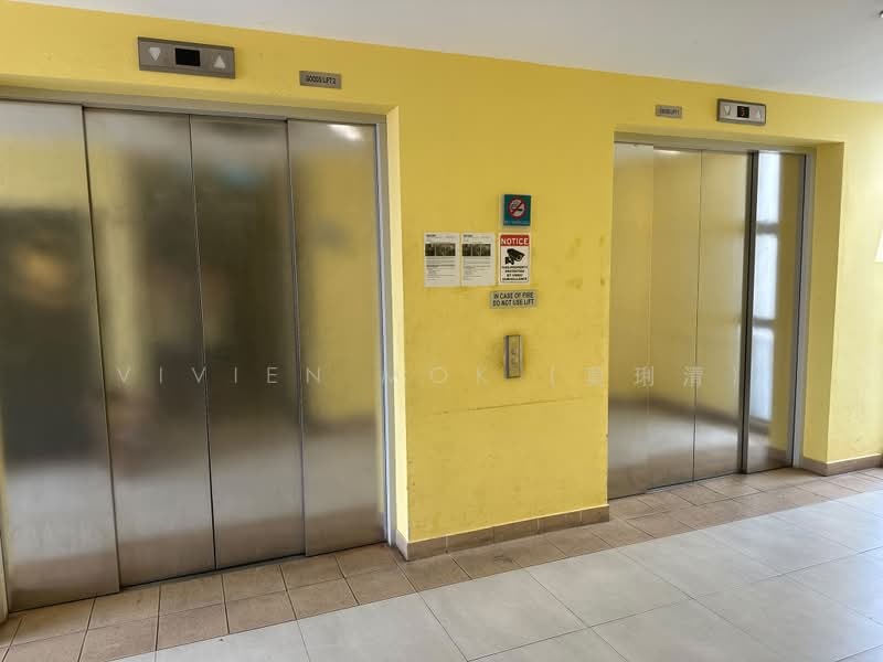 First Centre, 50 Serangoon North Avenue 4, 797 sqft, Light Industrial (B1) For Rent, by Vivien Mok (莫琍清), 500233278 - Corridor - CommercialGuru.com.sg