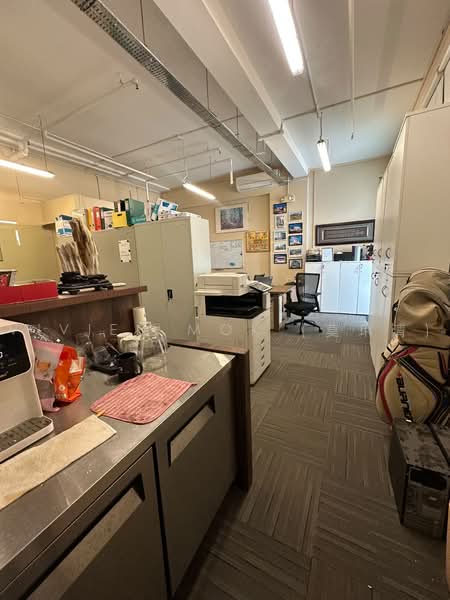 First Centre, 50 Serangoon North Avenue 4, 797 sqft, Light Industrial (B1) For Rent, by Vivien Mok (莫琍清), 500233278 - Interior - CommercialGuru.com.sg