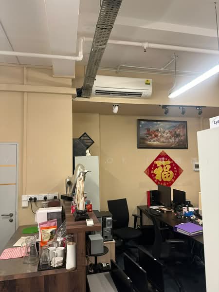 First Centre, 50 Serangoon North Avenue 4, 797 sqft, Light Industrial (B1) For Rent, by Vivien Mok (莫琍清), 500233278 - Interior - CommercialGuru.com.sg